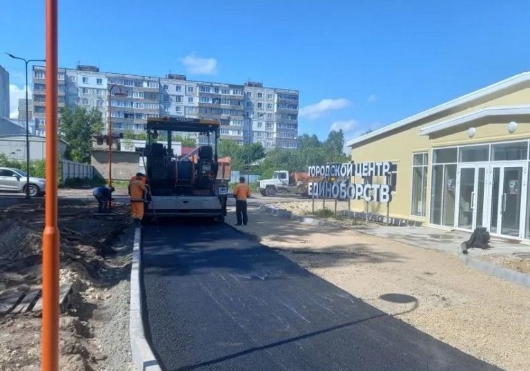 Новый сквер на Ленина обретает черты!